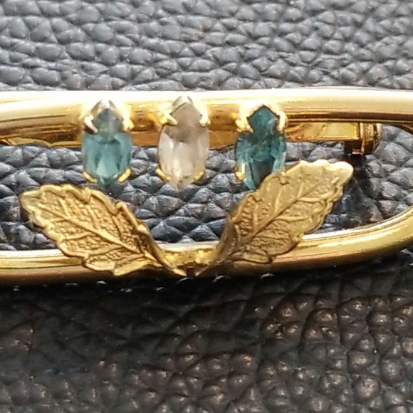 Kramer of New York Trumpet Coronet Brooch Pin Faux Pearl & Prong Set Stones - Picture 5 of 13